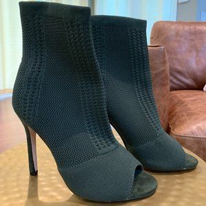 *NEW* Catherine Malandrino Olive Boots Size 6